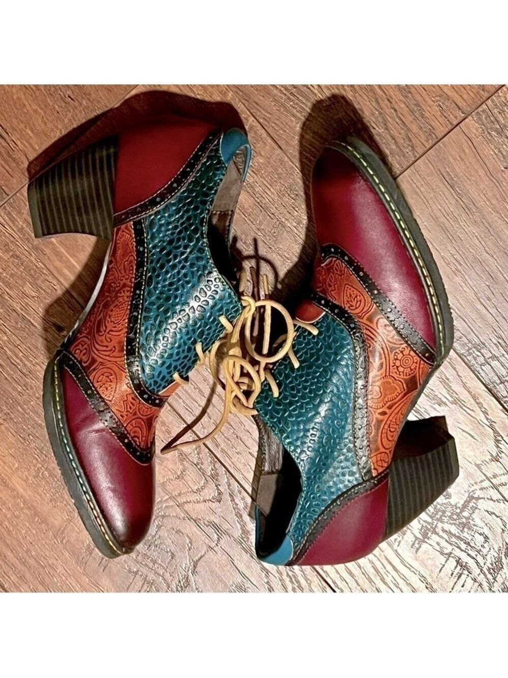 Bohemian bright patterned laced oxfords. Size 38